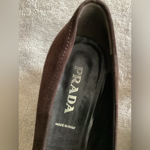 Prada Ladies Suede Pumps - Picture 14 of 15